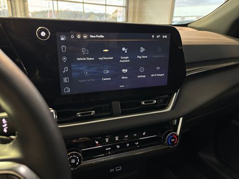 Used 2025 Chevrolet Equinox LT image 26