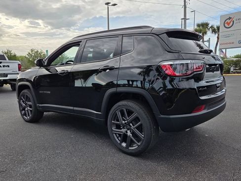 Used 2026 Jeep Compass Latitude AWD/4WD image 5