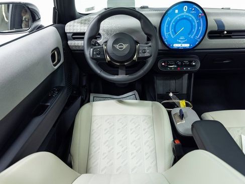 Certified 2025 MINI Cooper S image 3