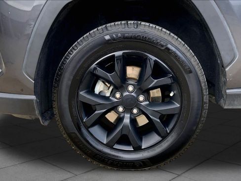 Used 2022 Toyota RAV4 LE FWD image 11