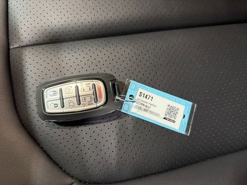 New 2026 Chrysler Pacifica Select image 4