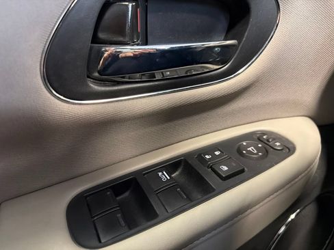 Used 2018 Honda HR-V EX image 15