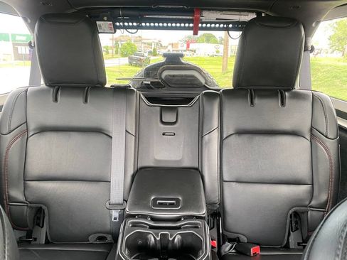 Used 2022 Jeep Wrangler Unlimited Rubicon w/ LED Lighting Group AWD/4WD image 24