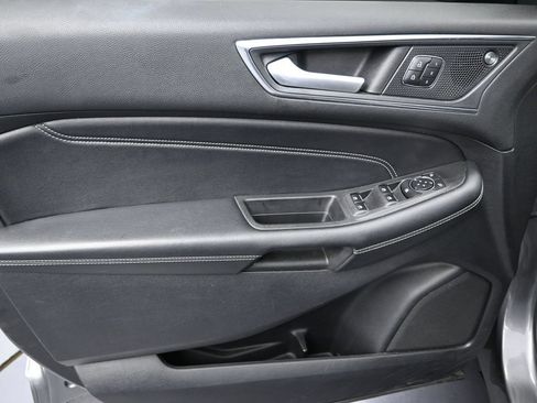 Used 2021 Ford Edge Titanium AWD/4WD image 11