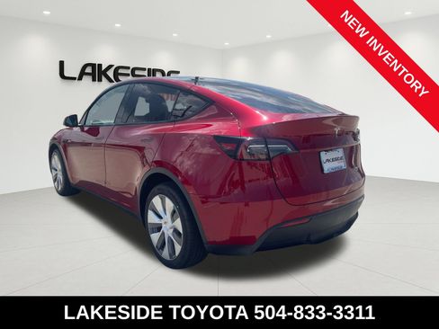 Used 2024 Tesla Model Y Long Range AWD/4WD image 3
