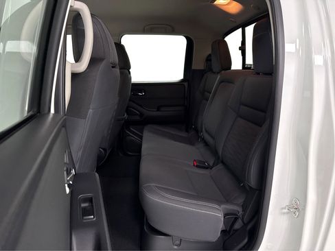 Used 2024 Nissan Frontier SV w/ SV Convenience Package image 5