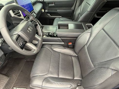 Used 2023 Toyota Tundra Platinum image 5