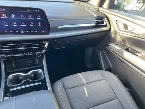 Certified 2024 Chevrolet Traverse LT image 28