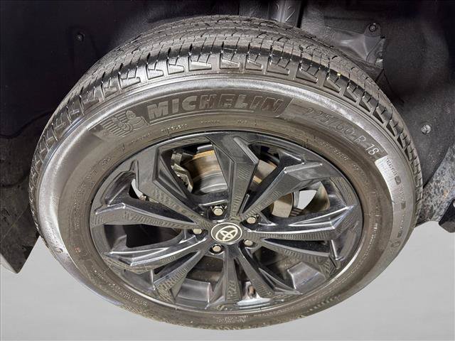 Used 2024 Toyota RAV4 XSE AWD/4WD image 18