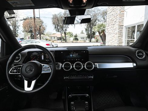 Used 2022 Mercedes-Benz GLB 250 4MATIC image 25