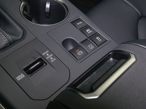 New 2026 Toyota Highlander XLE image 22