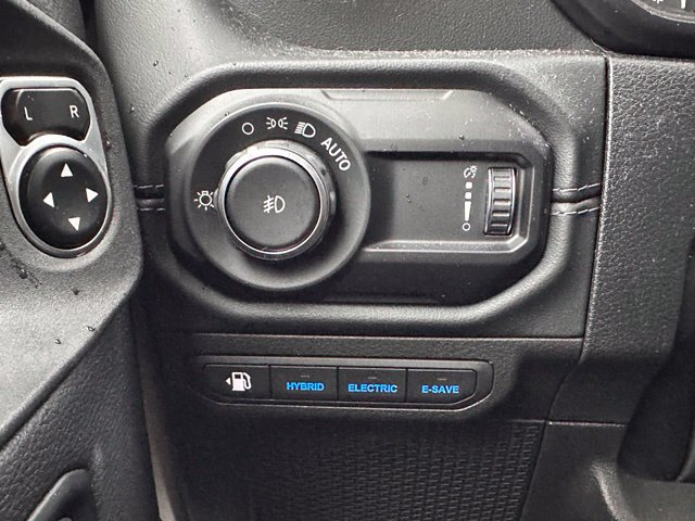 Used 2024 Jeep Wrangler High Altitude AWD/4WD image 16