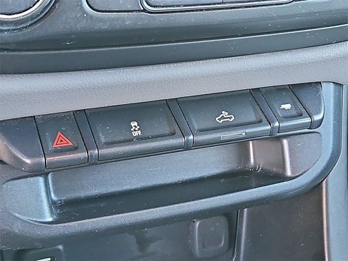 Used 2018 Chevrolet Colorado W/T w/ Custom Special Edition image 25