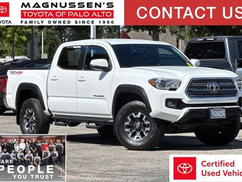 Certified 2017 Toyota Tacoma TRD Off-Road AWD/4WD image 1