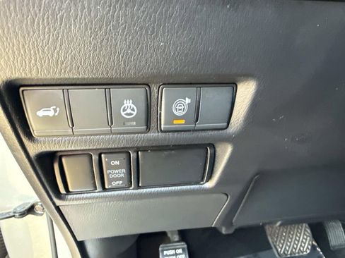 Used 2023 Nissan Armada SL w/ Captain's Chairs Package image 46