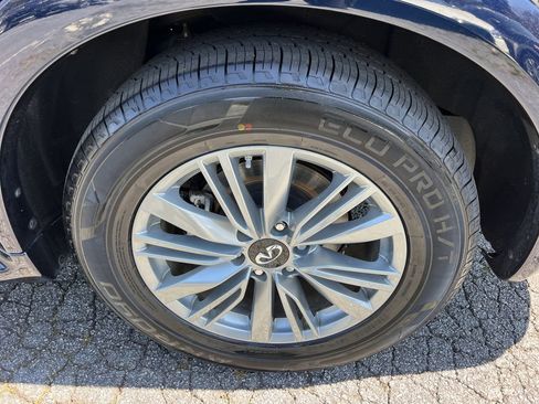 Used 2024 INFINITI QX80 Luxe image 16