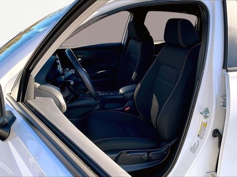 Used 2025 Honda HR-V Sport image 17