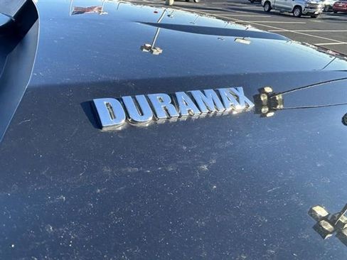 Used 2023 Chevrolet Silverado 1500 High Country w/ Technology Package image 9