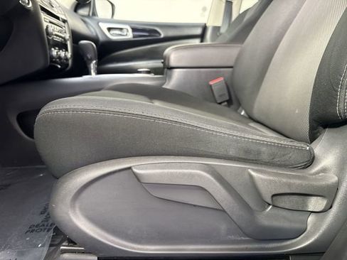 Used 2020 Nissan Pathfinder S AWD/4WD image 21