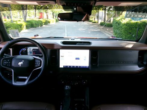 Used 2024 Ford Bronco Outer Banks AWD/4WD image 19