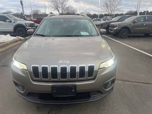 Used 2021 Jeep Cherokee Latitude Lux w/ Comfort/Convenience Group image 16