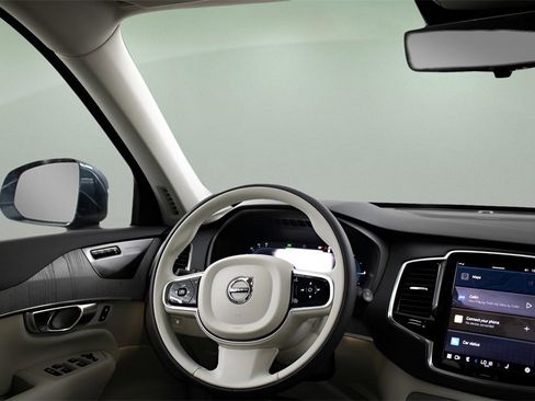 New 2025 Volvo XC90 T8 Plus w/ Protection Package Premier image 34