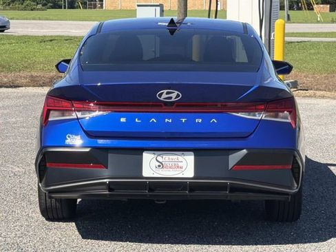 Used 2025 Hyundai Elantra SEL FWD image 7