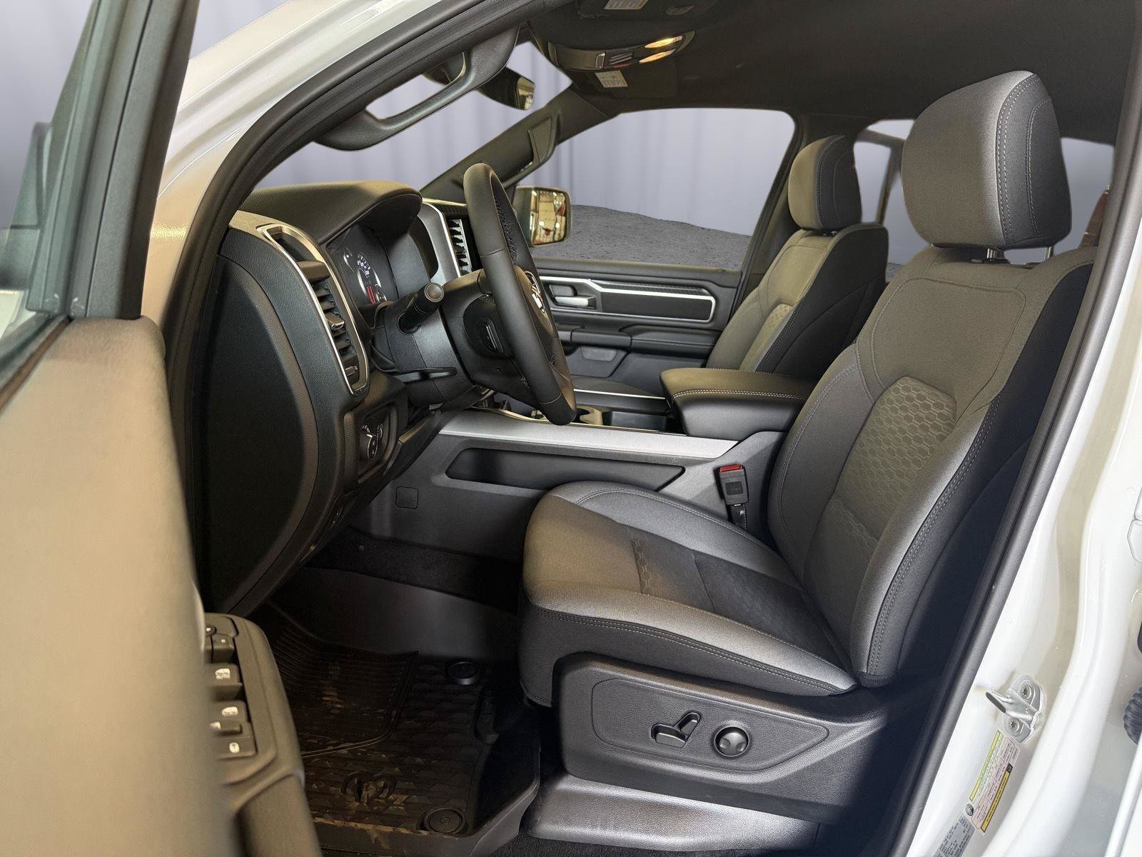 Used 2026 RAM 1500 Big Horn AWD/4WD image 22