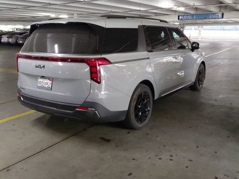 Certified 2025 Kia Carnival SX w/ SX Dark Edition Package FWD image 2