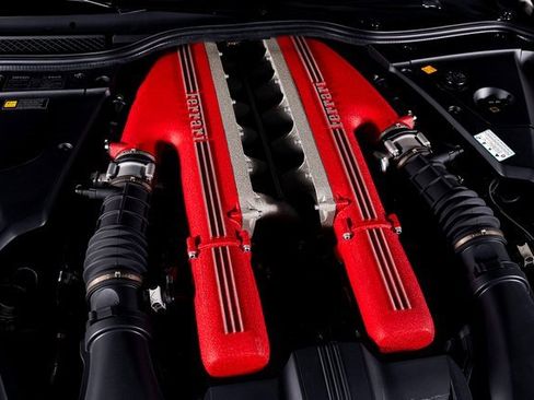 Used 2015 Ferrari F12 Berlinetta image 16