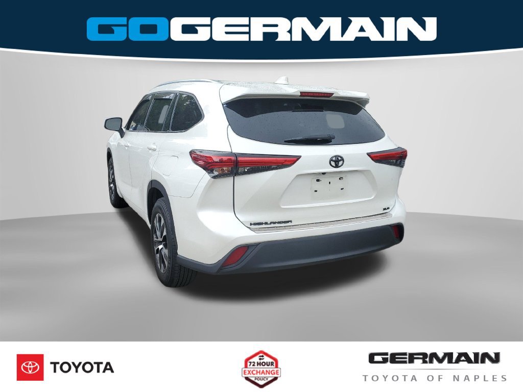 Used 2021 Toyota Highlander XLE FWD image 11