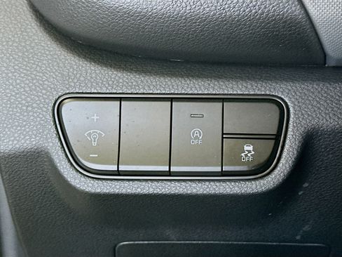 Used 2026 Kia Seltos LX FWD image 16