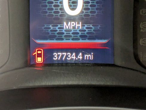 Used 2024 RAM 2500 Tradesman w/ Chrome Appearance Group image 15