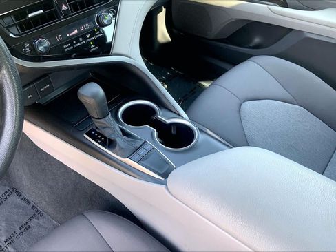 Used 2024 Toyota Camry LE w/ Convenience Package FWD image 16