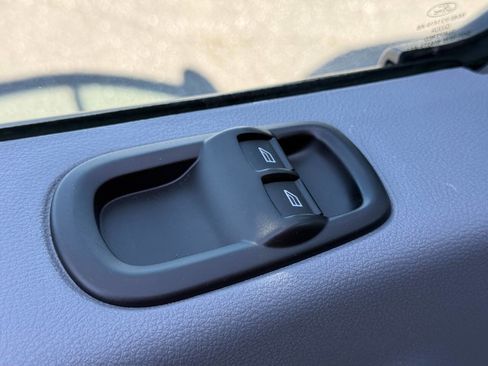 Used 2018 Ford Transit 150 130 Low Roof image 12