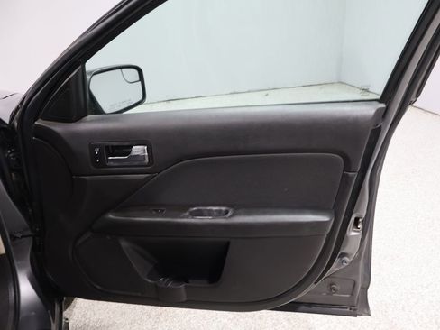 Used 2011 Ford Fusion SE image 23