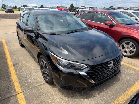 Used 2024 Nissan Sentra SV FWD image 2