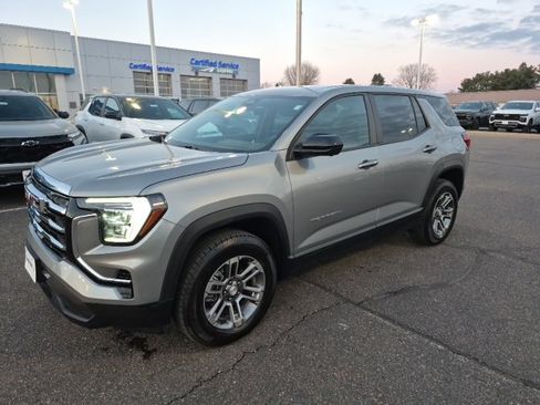 Used 2025 GMC Terrain Elevation w/ Technology Package II image 2