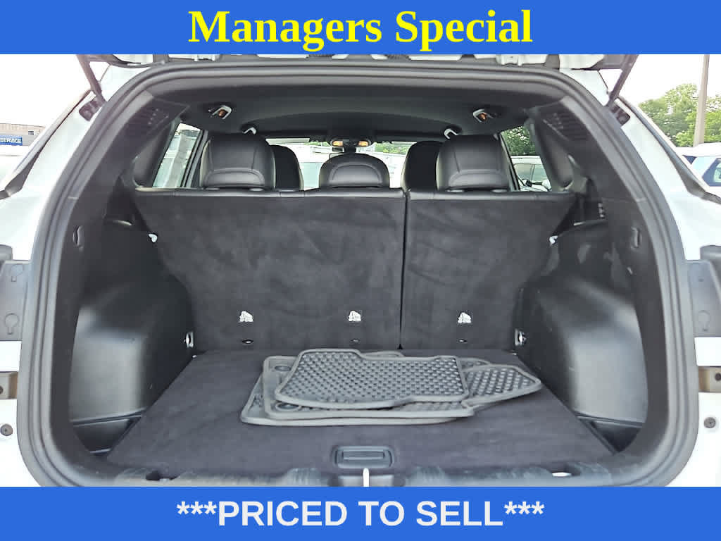 Used 2025 Jeep Compass Trailhawk AWD/4WD image 28