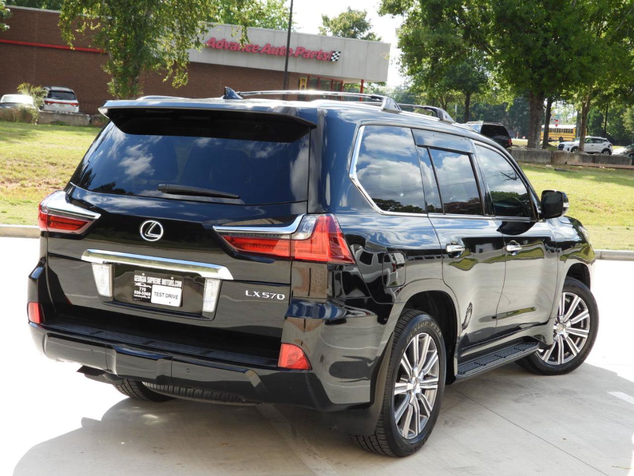 Used 2016 Lexus LX 570 4WD image 10
