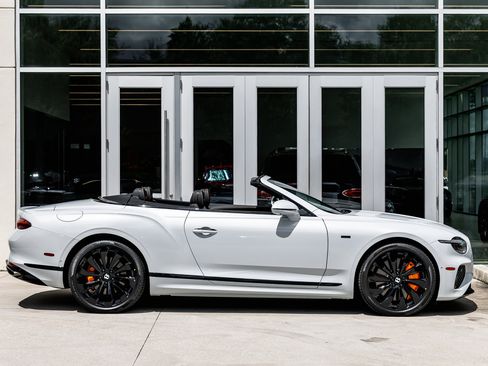 New 2025 Bentley Continental GTC image 19