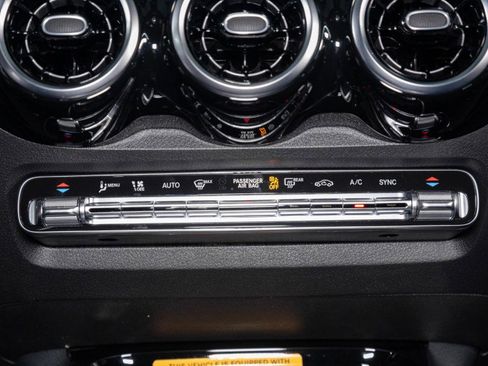 New 2026 Mercedes-Benz GLB 250 4MATIC image 18