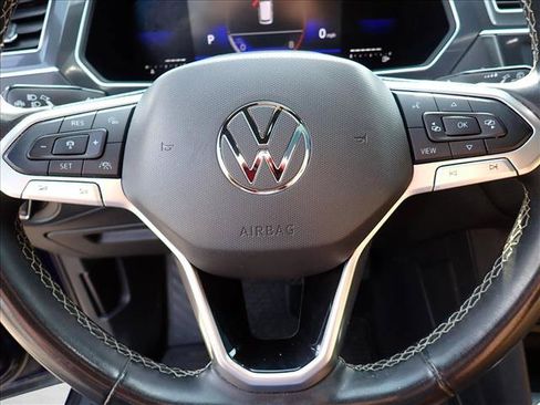 Used 2022 Volkswagen Tiguan SE AWD/4WD image 15