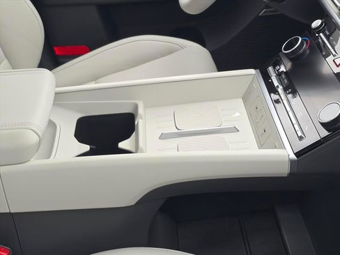 New 2026 Hyundai Santa Fe Limited FWD image 5