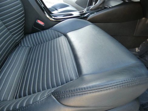 Used 2020 Toyota Corolla XSE image 30