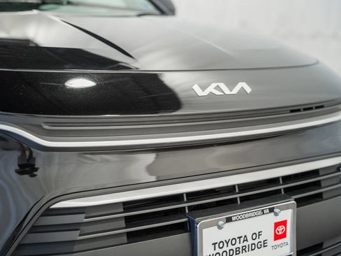 Used 2024 Kia Niro LX FWD image 8