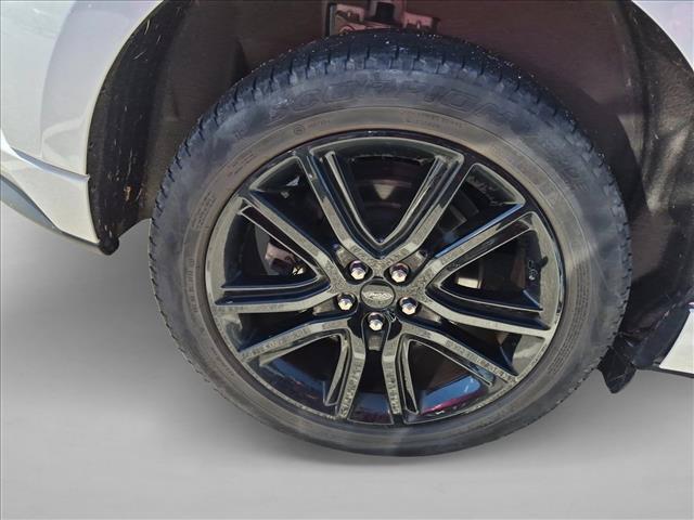 Used 2022 Ford Edge ST-Line w/ Class II Trailer Tow Package AWD/4WD image 10