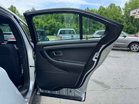 Used 2017 Ford Taurus Police Interceptor AWD image 15