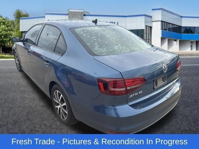 Used 2016 Volkswagen Jetta SE FWD image 3