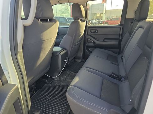 Used 2025 Nissan Frontier SV RWD image 7